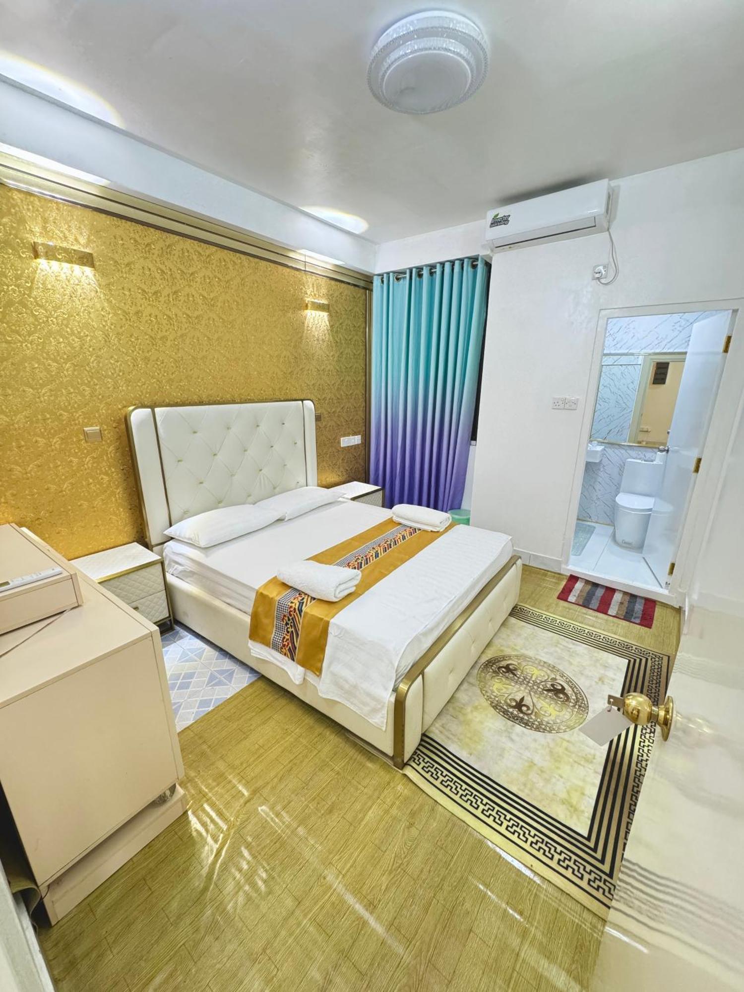 Ontrack Travel Apartment Male Ngoại thất bức ảnh