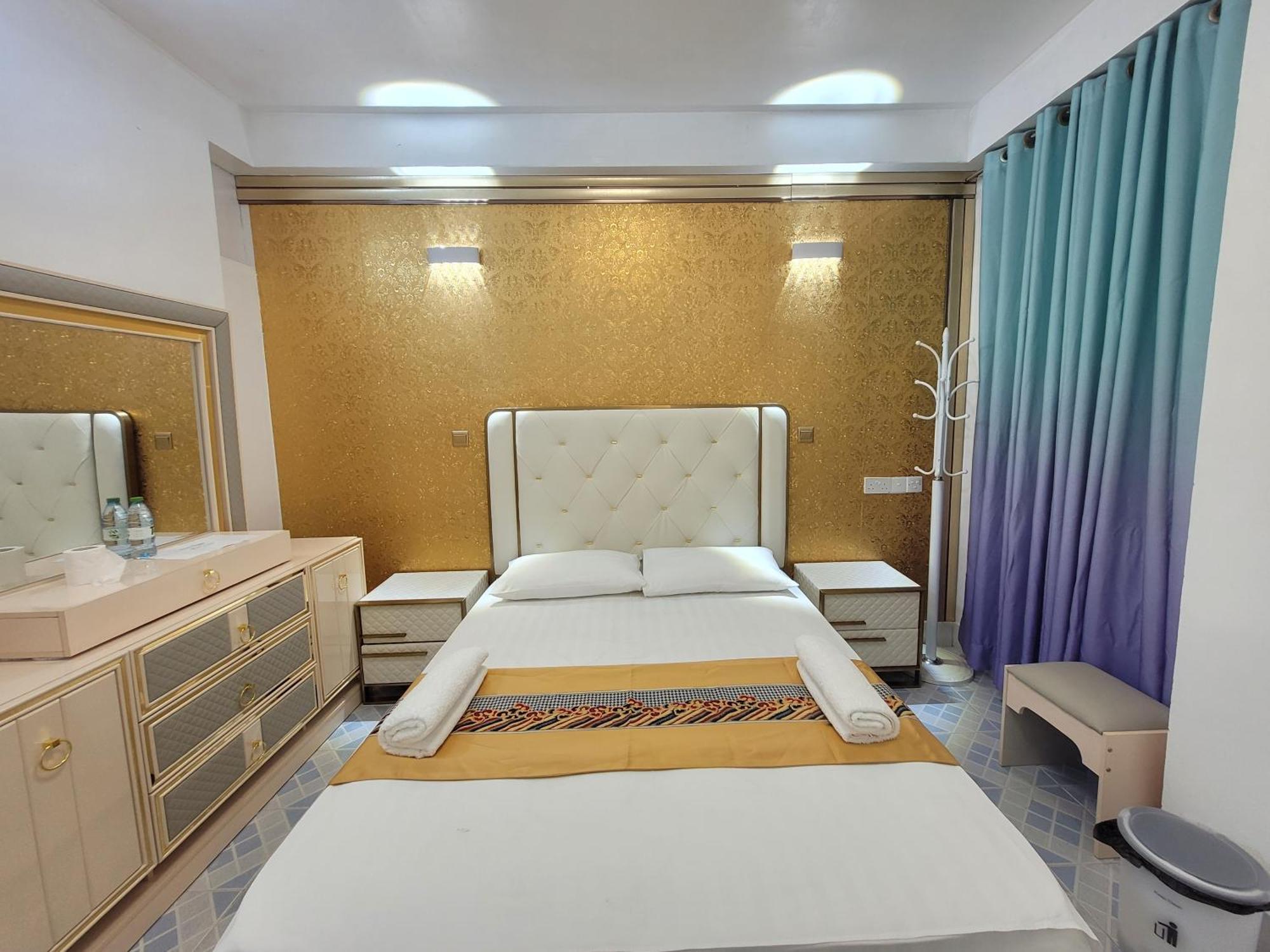 Ontrack Travel Apartment Male Ngoại thất bức ảnh